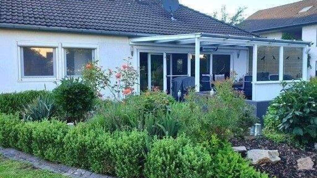 Einfamilienhaus zum Kauf 350.000 € 4 Zimmer 120 m² 1.050 m² Grundstück Wolfhagen 34466