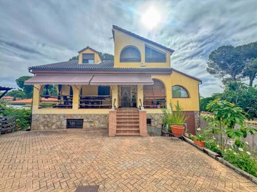 Chalet zum Kauf 268.000 € 3 Zimmer 307 m² 1.100 m² Grundstück Almorox 45900