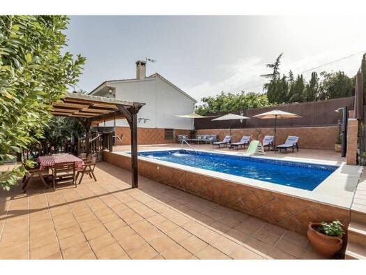 Chalet zum Kauf 320.000 € 6 Zimmer 246 m² 2.613 m² Grundstück Las Gabias 18110