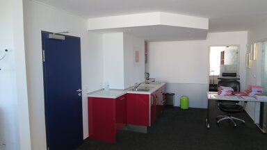 Bürofläche zur Miete provisionsfrei 9,50 € 4 Zimmer 112 m² Bürofläche Dotzheimer Straße 166 Güterbahnhof Wiesbaden 65197