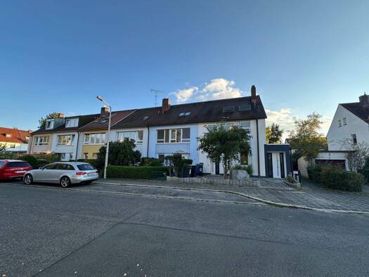 Reihenmittelhaus zum Kauf 475.000 € 5 Zimmer 137 m² 203 m² Grundstück frei ab sofort Schedelstraße 100 Zerzabelshof Nürnberg 90480