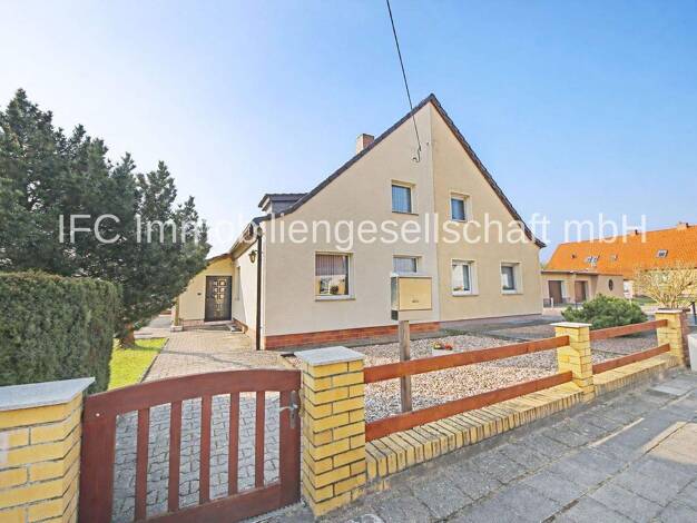 Doppelhaushälfte zum Kauf 135.000 € 5 Zimmer 100 m² 775 m² Grundstück Muldenstein Muldestausee 06774