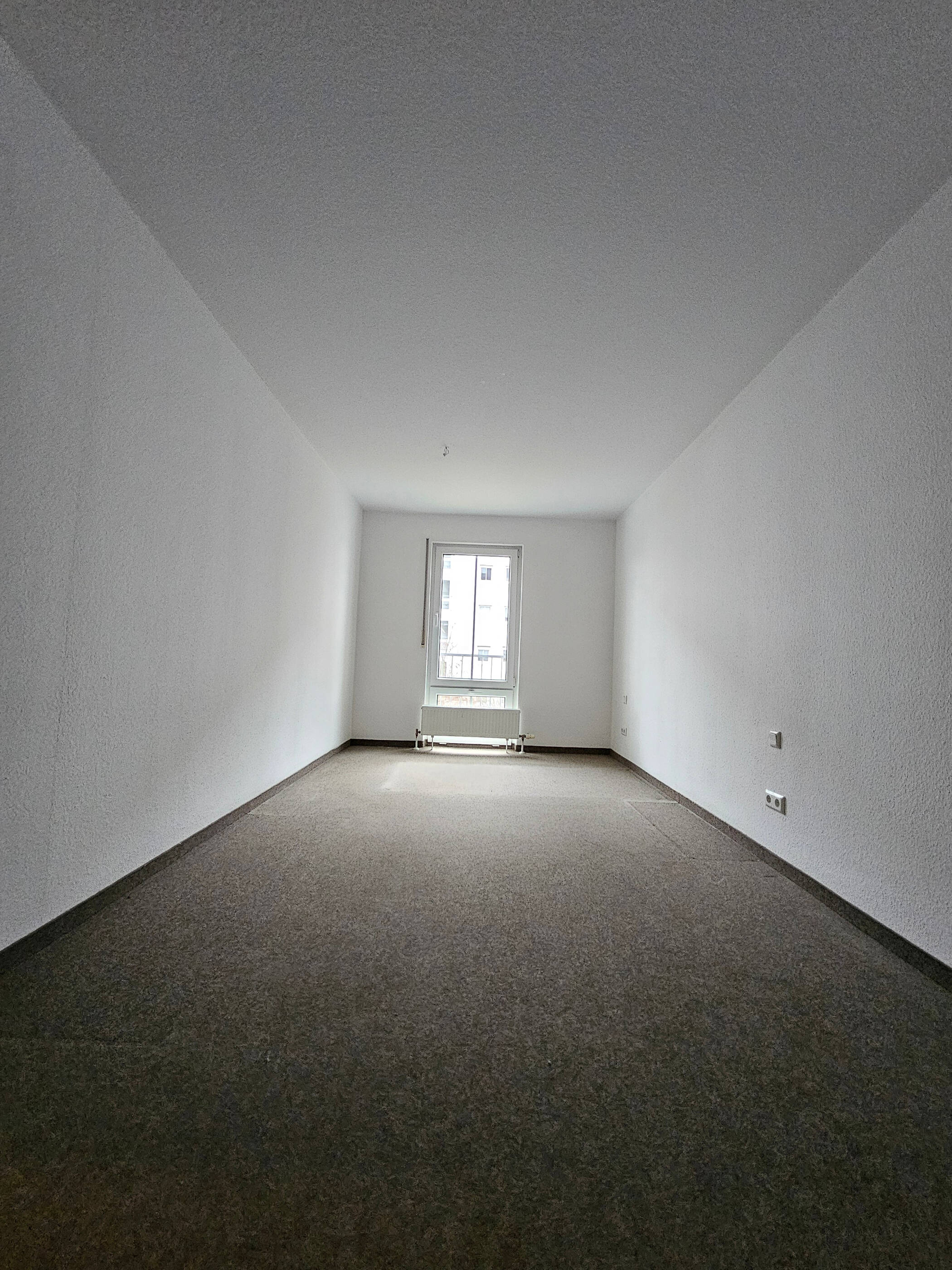Gemütliche 2 Raum Wohnung mit Balkon im Zentrum – Zöllnerstr. 7, 9111 Chemnitz – Vorschaubild 3