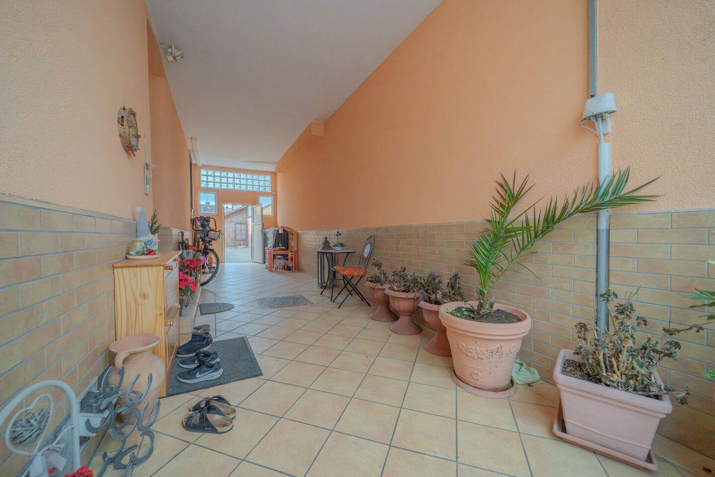 Immobilie in Edingen-Neckarhausen - Wohnen und Arbeiten unter einem Dach - Großzügiges, modernisiertes Haus mit 7 Zimmern - Bild 1