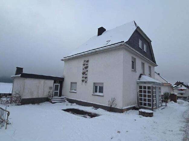 Mehrfamilienhaus zum Kauf provisionsfrei als Kapitalanlage geeignet 94.500 € 16 Zimmer 472 m² 891 m² Grundstück Nenderoth Greifenstein / Nenderoth 35753