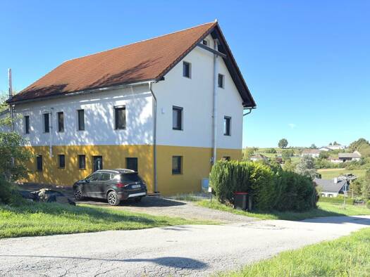 Mehrfamilienhaus zur Miete 1.390 € 4 Zimmer 133 m² Kemeten 7531