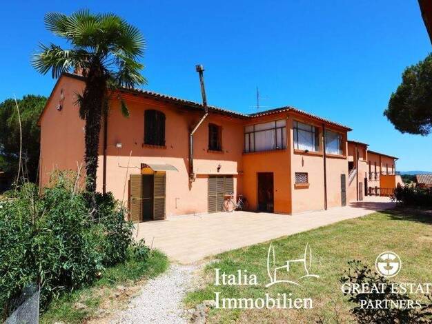 Hotel zum Kauf 2.000.000 € 34 Zimmer 166.626 m² Grundstück Castiglione del Lago 06061