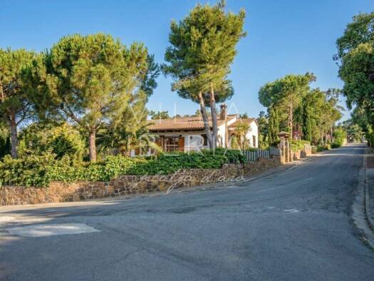 Haus zum Kauf 750.000 € 949 m² Grundstück Castell-Platja d'aro 17249