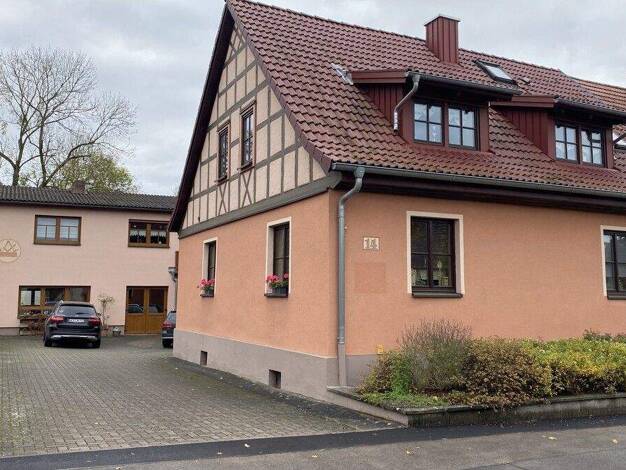 Haus zum Kauf 511.600 € 8 Zimmer 290 m² 730 m² Grundstück frei ab 01.10.2026 Bad Königshofen Bad Königshofen im Grabfeld 97631