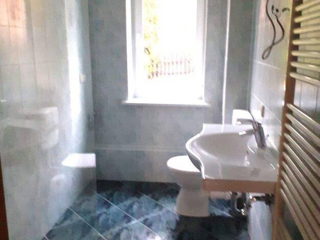 Wohnung zur Miete 595 € 5 Zimmer 114 m² EG Neuhausen Neuhausen/Erz. 09544