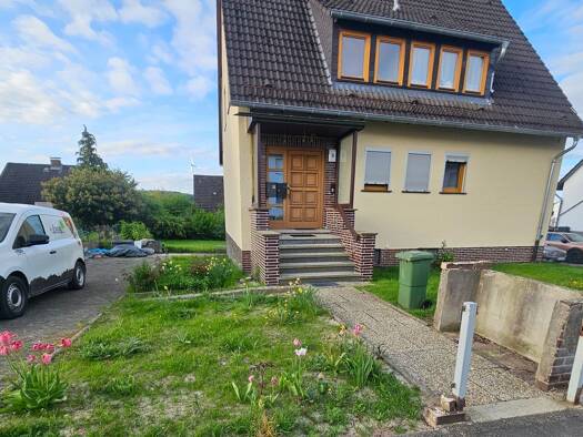 Haus zum Kauf provisionsfrei 330.000 € 6 Zimmer 130 m² 704 m² Grundstück frei ab 01.01.2027 Landwehrhagen Staufenberg 34355