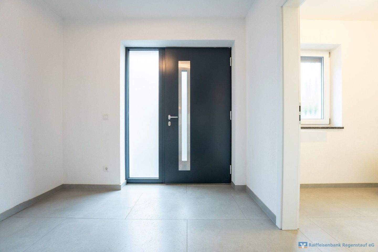 Immobilie in Zeitlarn - PROVISIONSFREI! Neuwertiges Reihenmittelhaus zur Kapitalanlage - Bild 2