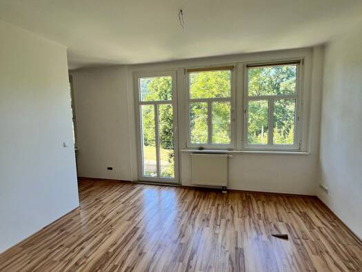 Wohnung zur Miete 533 € 3 Zimmer 66,6 m² EG frei ab sofort Georgenbadstraße 23 Neukirch/Lausitz 01904