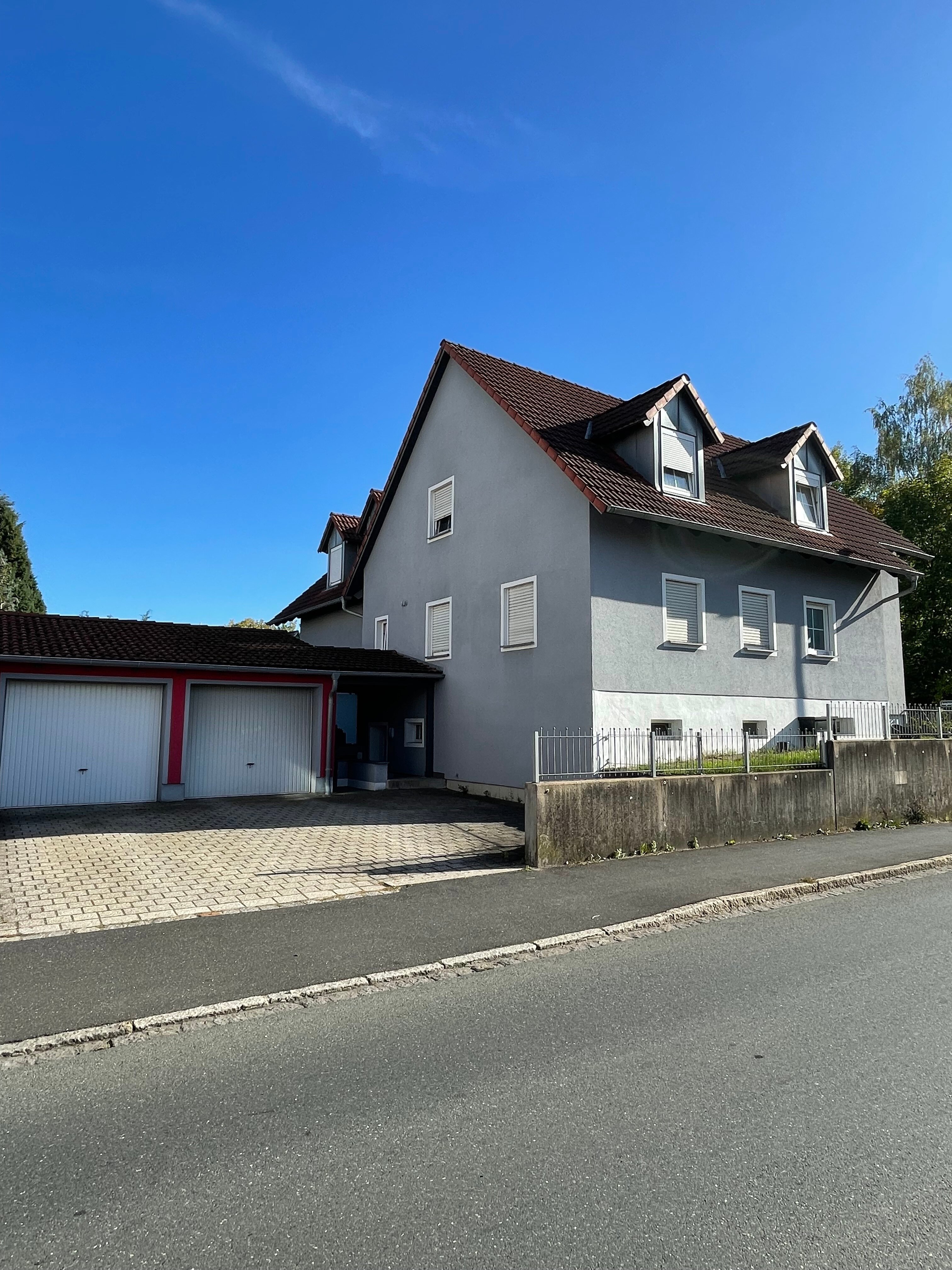 Mehrfamilienhaus zum Kauf 369.000 € 240 m²<br/>Wohnfläche 774 m²<br/>Grundstück Hofgartenstraße 23 Sulzbach-Rosenberg Sulzbach-Rosenberg 92237