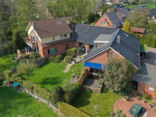 Mehrfamilienhaus zum Kauf 548.000 € 14 Zimmer 401 m² 1.600 m² Grundstück frei ab 17.03.2026 Brockeswalder Chaussee 73a Süder-Westerwisch Cuxhaven 27474