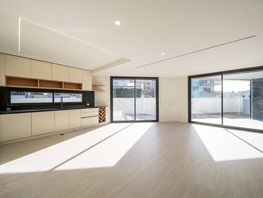 Haus zum Kauf 800.000 € 200 m² Madalena e Samaiões 4405-740