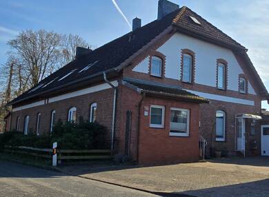 Doppelhaushälfte zum Kauf als Kapitalanlage geeignet 389.000 € 8 Zimmer 200,7 m² 1.306 m² Grundstück Hoheluft 16 und 16 A Traventhal 23795