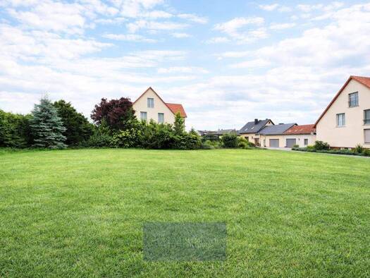 Grundstück zum Kauf 215.000 € 465 m² Grundstück Baugenehmigung vorhanden frei ab sofort Siedlerweg 17 Gremsdorf Gremsdorf 91350