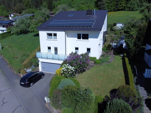 Einfamilienhaus zur Miete 1.950 € 10 Zimmer 245 m² 911 m² Grundstück frei ab 01.11.2026 Laufen Albstadt 72459