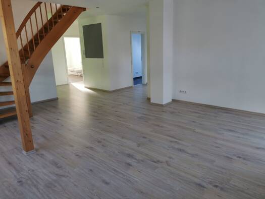 Maisonette zur Miete 1.100 € 4,5 Zimmer 134 m² Geschoss 2/3 frei ab 01.10.2026 Laudenbach Karlstadt 97753