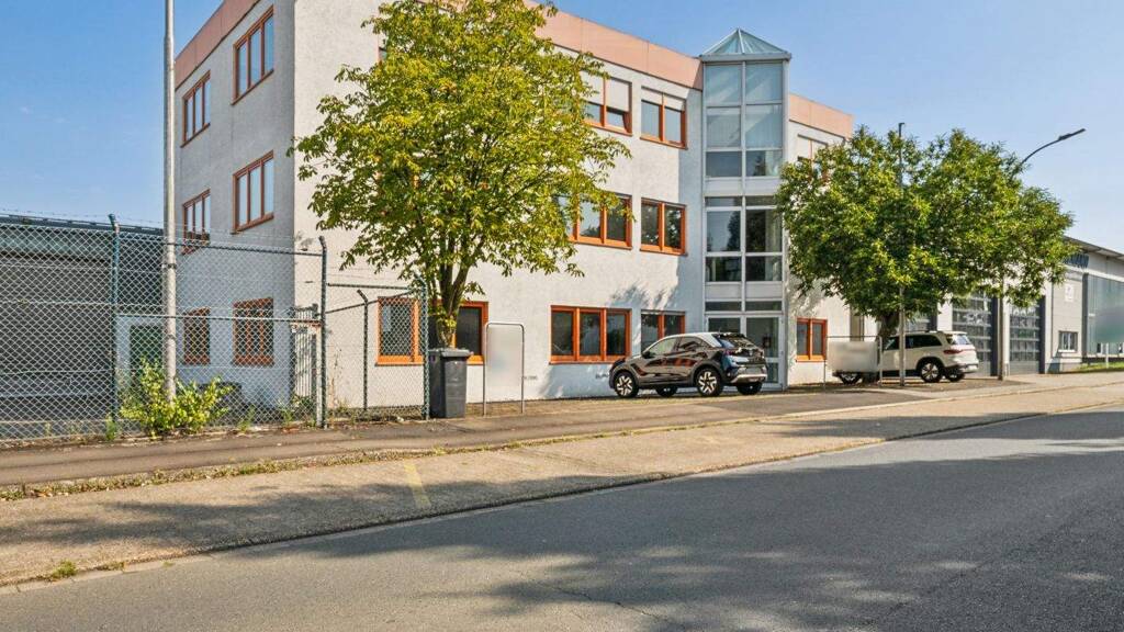 Exklusives Gewerbeensemble mit Büro-, Produktions- und Lagerflächen in Wickede