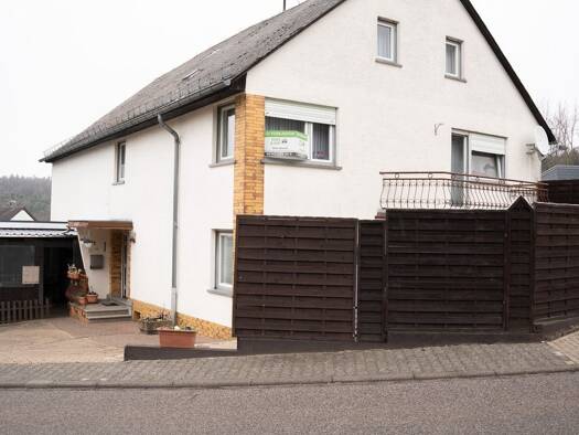 Einfamilienhaus zum Kauf 219.000 € 8 Zimmer 261 m² 505 m² Grundstück Bickenbach 56291