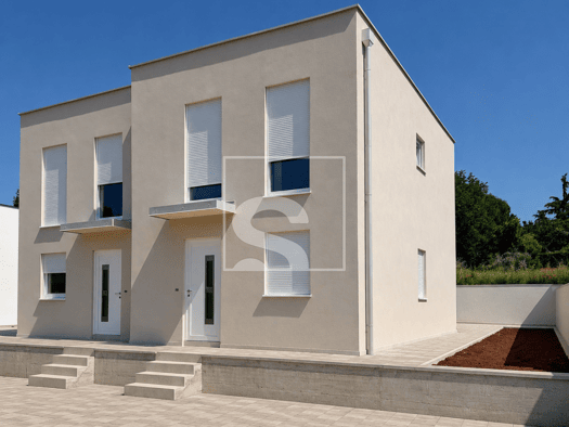 Doppelhaushälfte zum Kauf 355.000 € 5 Zimmer 250 m² Grundstück Umag 52470