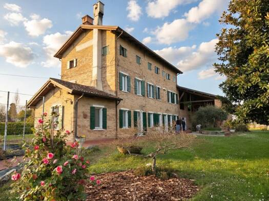 Haus zum Kauf 750.000 € 15 Zimmer 550 m² 3.622 m² Grundstück frei ab sofort Jesolo 30016