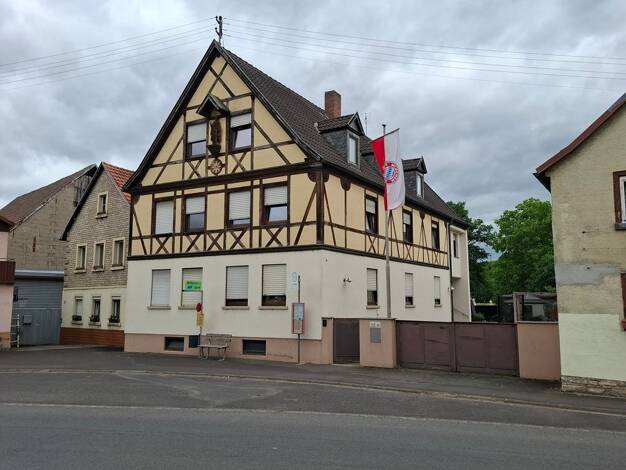 Einfamilienhaus zum Kauf provisionsfrei 13 Zimmer 305 m² 744 m² Grundstück Werntalstraße 29 Stetten Karlstadt 97753