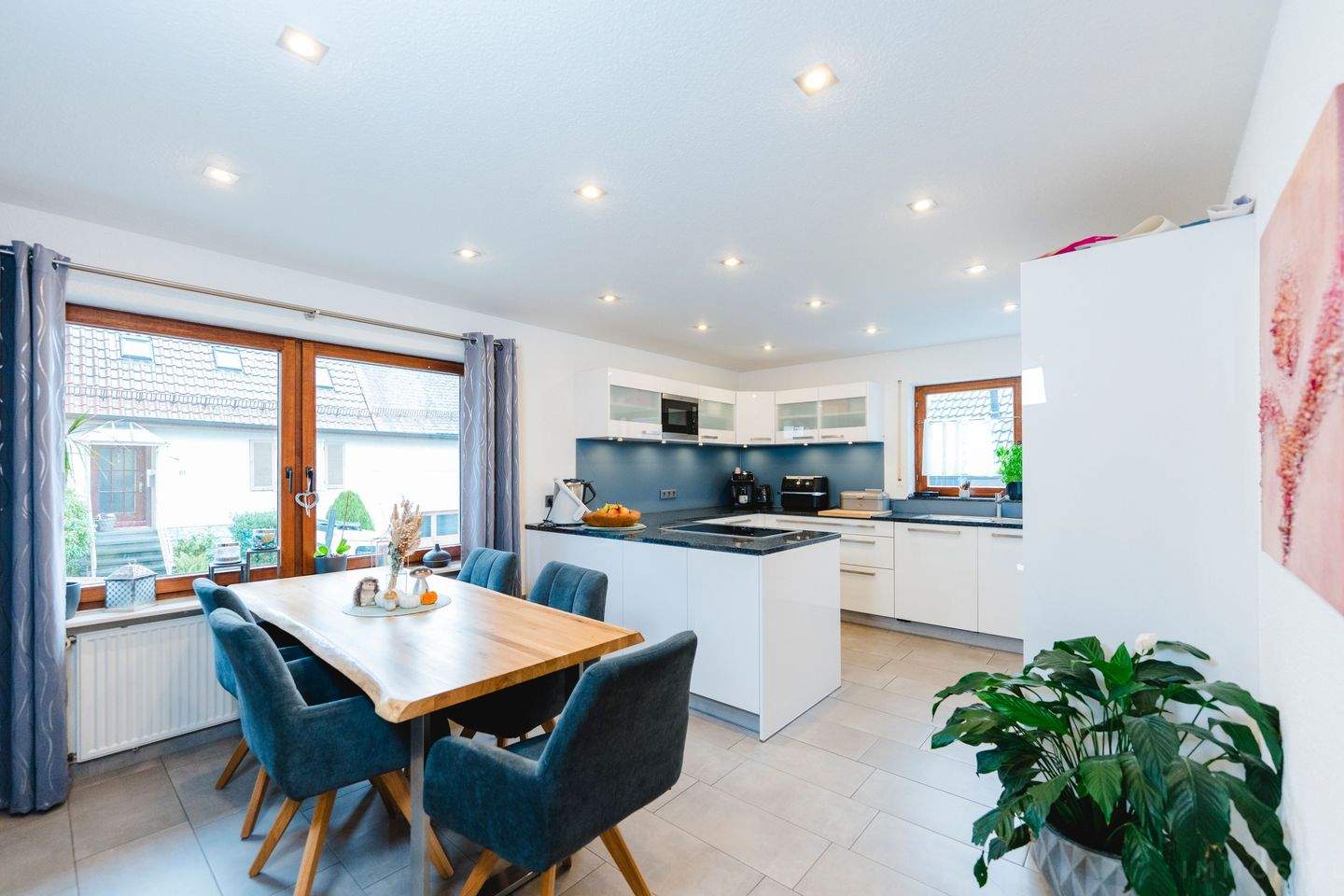 Immobilie in Straubenhardt - Gepflegtes 2-3 Familienhaus in beliebter Lage von Straubenhardt - Bild 1