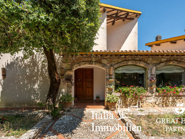 Villa zum Kauf 580.000 € 10 Zimmer 330 m² 3.000 m² Grundstück Spoleto 06049