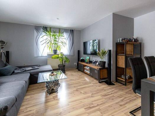 Wohnung zum Kauf 98.000 € 2 Zimmer 76 m² EG Bad Tabarz 99891