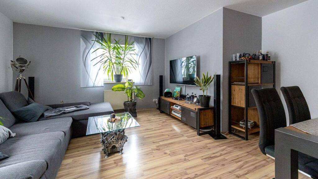 Wohnung zum Kauf 98.000 € 2 Zimmer 76 m² EG Bad Tabarz 99891