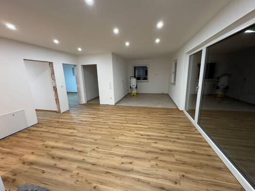 Wohnung zur Miete 1.000 € 3,5 Zimmer 93 m² Geschoss 1/3 frei ab 01.03.2026 Ehekirchen 86676
