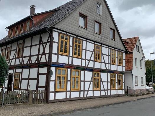 Mehrfamilienhaus zum Kauf als Kapitalanlage geeignet 1 Zimmer 430 m² 620 m² Grundstück Hamelner Straße 34 Kemnade Bodenwerder 37619