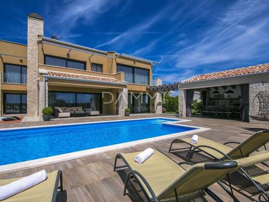Villa zum Kauf - Erstbezug 980.000 € 1 Zimmer 325 m² Lovreć 52448