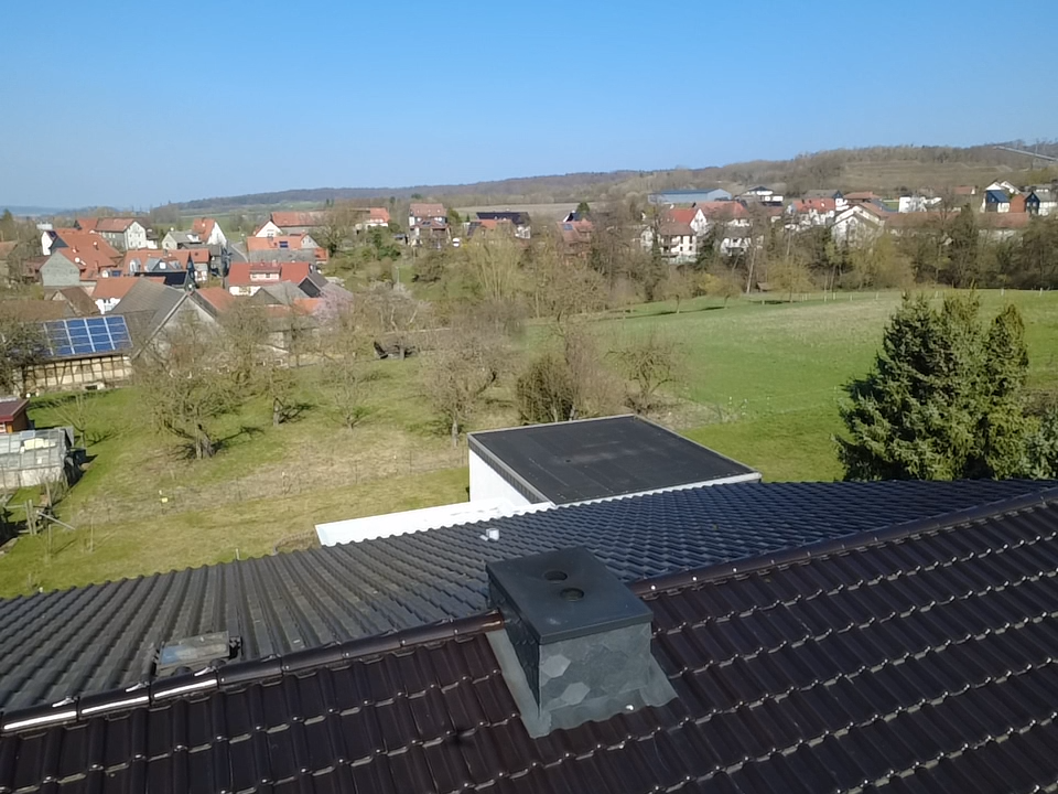 Immobilie in Ebsdorfergrund - Freiraum zum Leben - großes Zweifamilienhaus mit viel Garten! - Bild 2