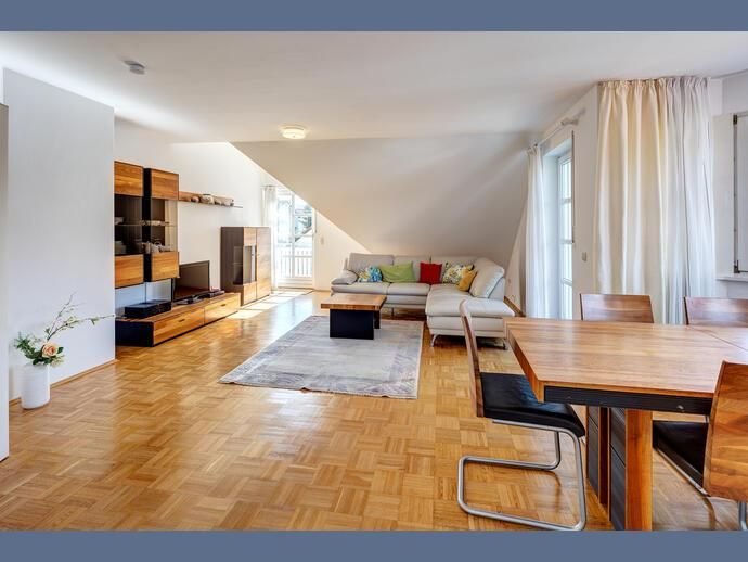 Wohnung zur Miete 1.760 € 3 Zimmer 85 m²<br/>Wohnfläche 01.11.2024<br/>Verfügbarkeit Neugilching Gilching 82205