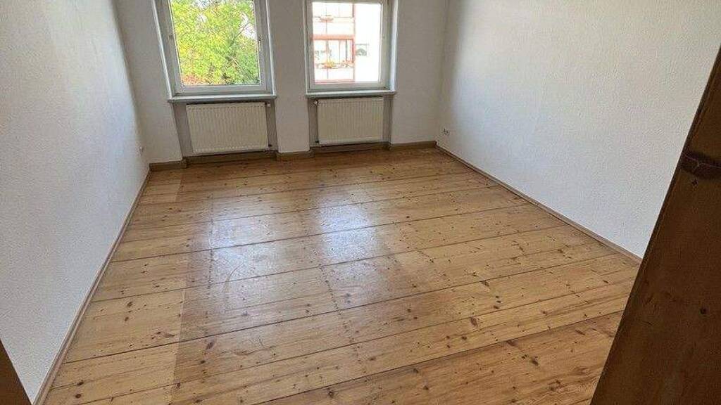Wohnung zur Miete 610 € 4 Zimmer 96,8 m² 2. Geschoss frei ab sofort Jägerstraße 70 Naumburg 06618