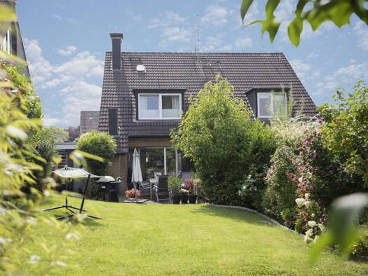 Einfamilienhaus zum Kauf 749.000 € 9 Zimmer 320,3 m² 811 m² Grundstück frei ab sofort Breitscheid Ratingen 40885