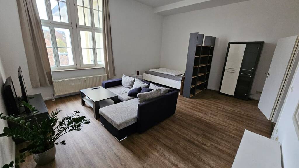 Studio zum Kauf 48.500 € 1 Zimmer 52 m² 2. Geschoss Friedrich-Ebert-Straße 10 Auerbach Auerbach/Vogtland 08209