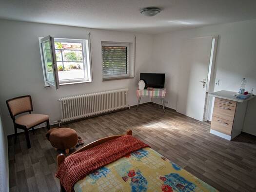 Wohnung zur Miete 420 € 1 Zimmer 37 m² frei ab sofort Geradstetten Remshalden 73630