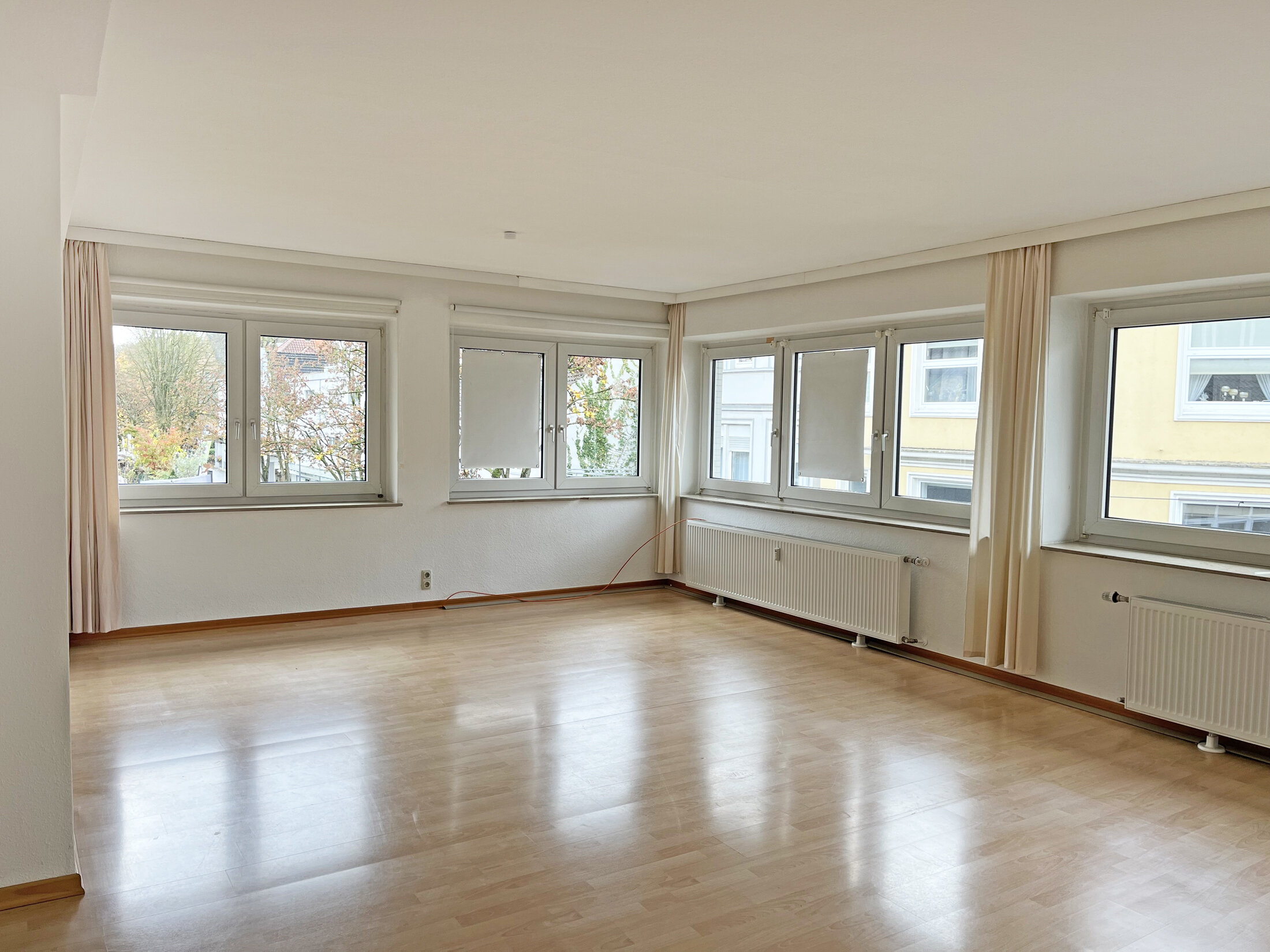 Wohnung zur Miete 750 € 4 Zimmer 162 m²<br/>Wohnfläche 2.<br/>Geschoss ab sofort<br/>Verfügbarkeit Bad Oeynhausen Bad Oeynhausen 32545