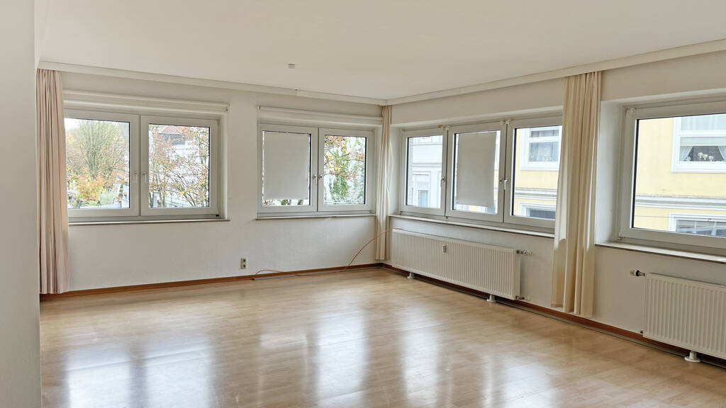 Wohnung zur Miete 750 € 4 Zimmer 162 m² 2. Geschoss frei ab sofort Innenstadt Bad Oeynhausen 32545