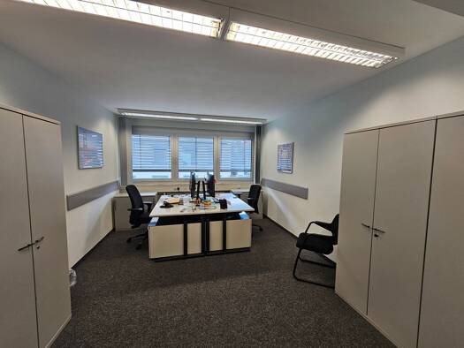 Bürofläche zur Miete provisionsfrei 13 € 1 Zimmer 200 m² Bürofläche Bahnhofstraße Wiesbaden 65185