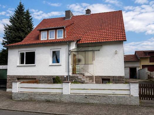 Einfamilienhaus zum Kauf 140.000 € 7 Zimmer 140 m² 670 m² Grundstück Schoningen Uslar 37170