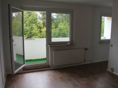 Wohnung zur Miete 220 € 1,5 Zimmer 34 m² Gera 07549