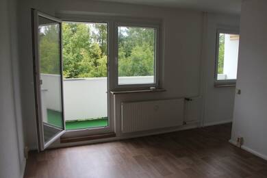 Wohnung zur Miete 220 € 1,5 Zimmer 34 m² Lusan - Karl-Matthes-Straße Gera 07549