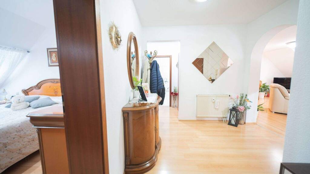 Wohnung zum Kauf 213.000 € 3 Zimmer 78 m² 2. Geschoss Höpfigheim 71711