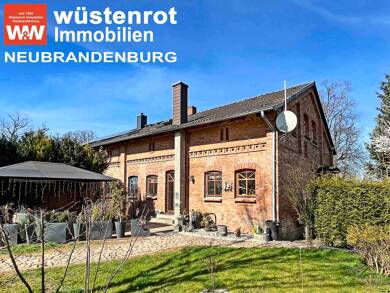 Doppelhaushälfte zum Kauf 235.000 € 4 Zimmer 121 m² 976 m² Grundstück Schweriner Viertel Güstrow 18273